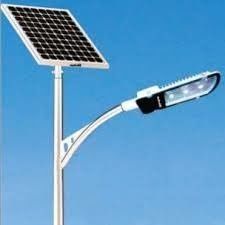 ไฟถนน LED โซล่าเซลล์ LED พลังงานแสงอาทิตย์ขนาด 10800lm พื้นผิวเรียบลื่น 12.8V